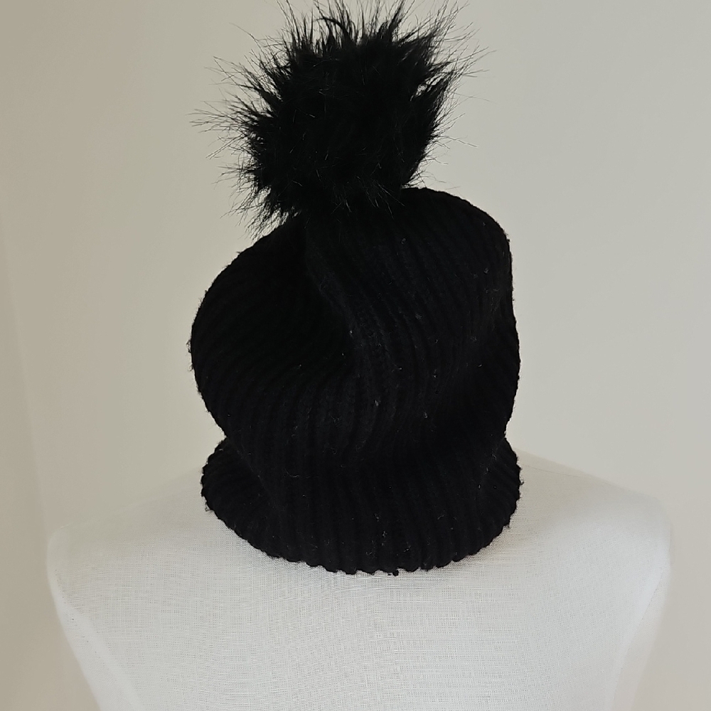 Banana Republic Black Knit Beanie with Pom Pom
